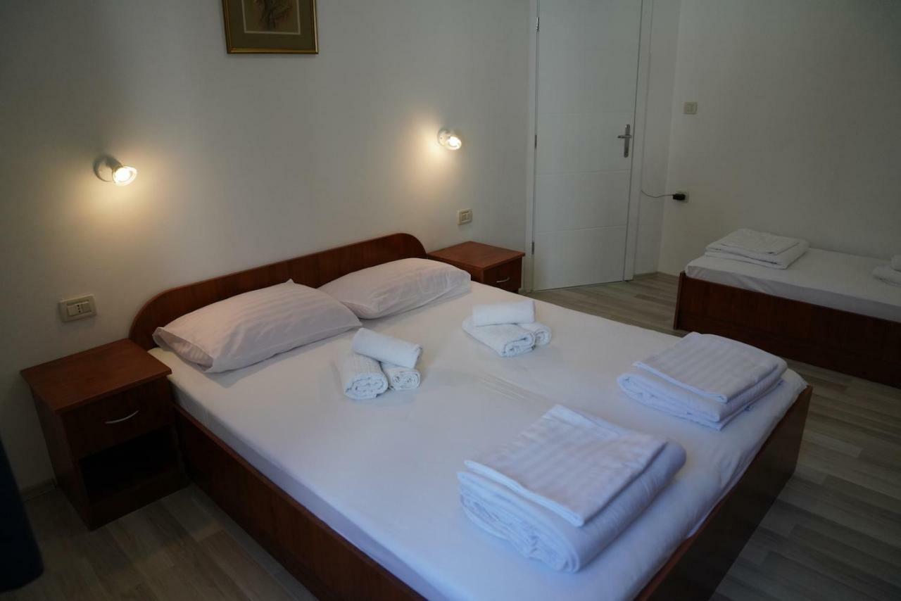 Sesar Apartments Krk - No. 2 Vinko Krk Town Exteriér fotografie